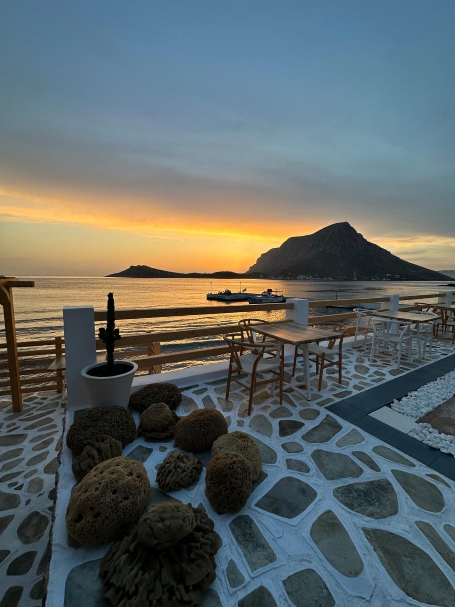 Spongia Hotel Suites & Spa Myrties Exteriör bild
